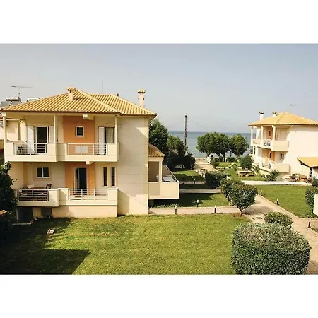 Three-bedroom Holiday In Achaias