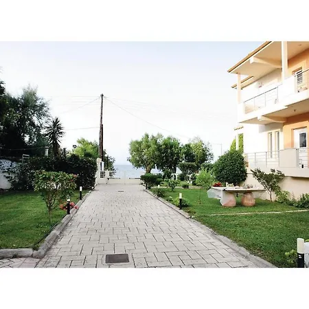 Σπίτι διακοπών Three-bedroom Holiday In Achaias